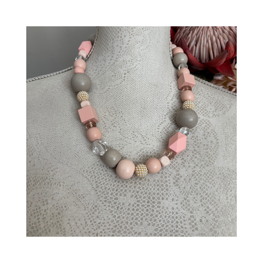 Bulky Necklace Soft Peach Pink