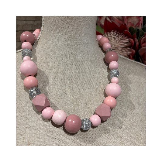 Bulky Necklace Soft Pink